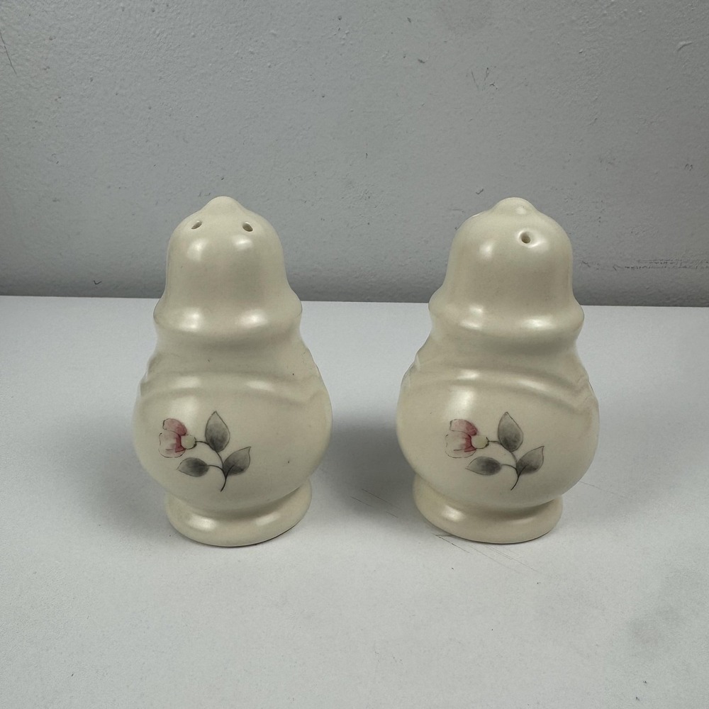 Pfaltzgraff White Floral Ceramic Salt Pepper Shakers Set Medium Vintage Retro